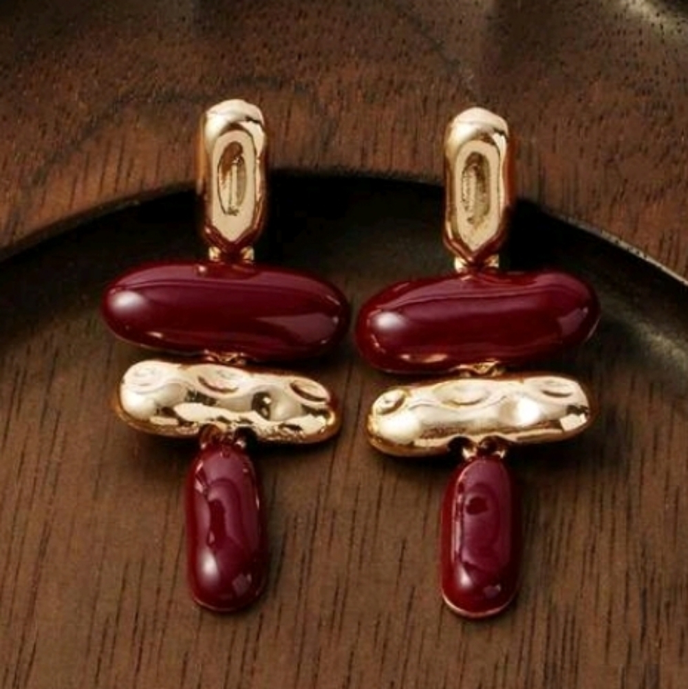 NEW! Stunning Elegant Gold and Burgundy Dangle Post Earrings - Picture 3 of 5